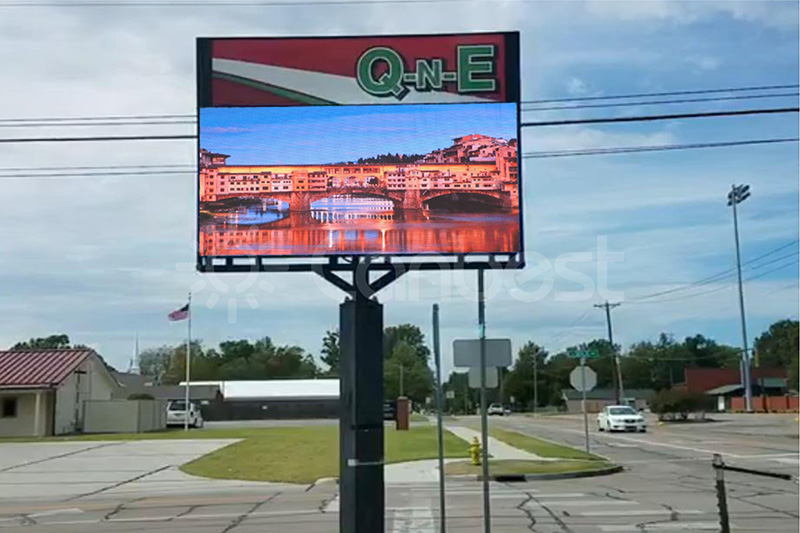 P5 Outdoor Double-sided LED Screen Shinning in Tulsa, USA