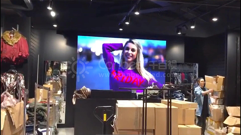 p3.91 indoor rental led screen enhance the fashion brands in Italy
